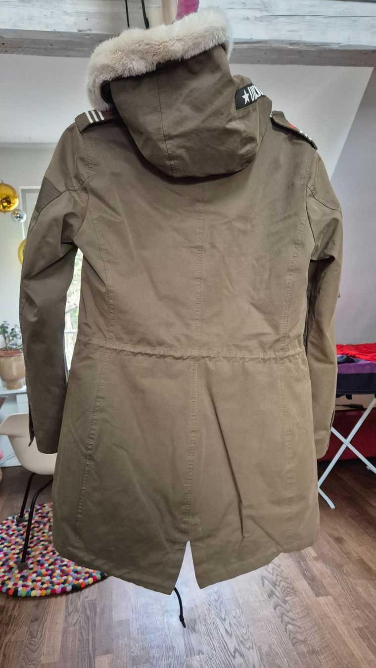 Giacche: Olive green winter coat size S – Usato da Zürich venduto da monadiederich 1