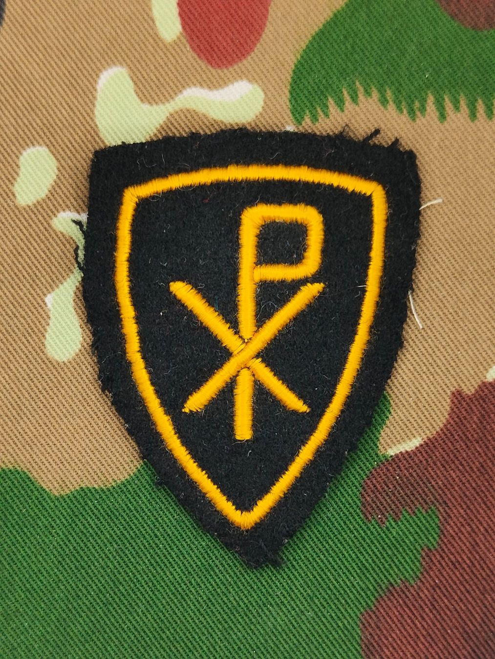 Schweizer Armee Plaketten & Abzeichen: Funktionsabzeichen Feldpredigerdienstchef Ord. 1972, V1 – Gebraucht aus Bauma von SwissMilitaria
