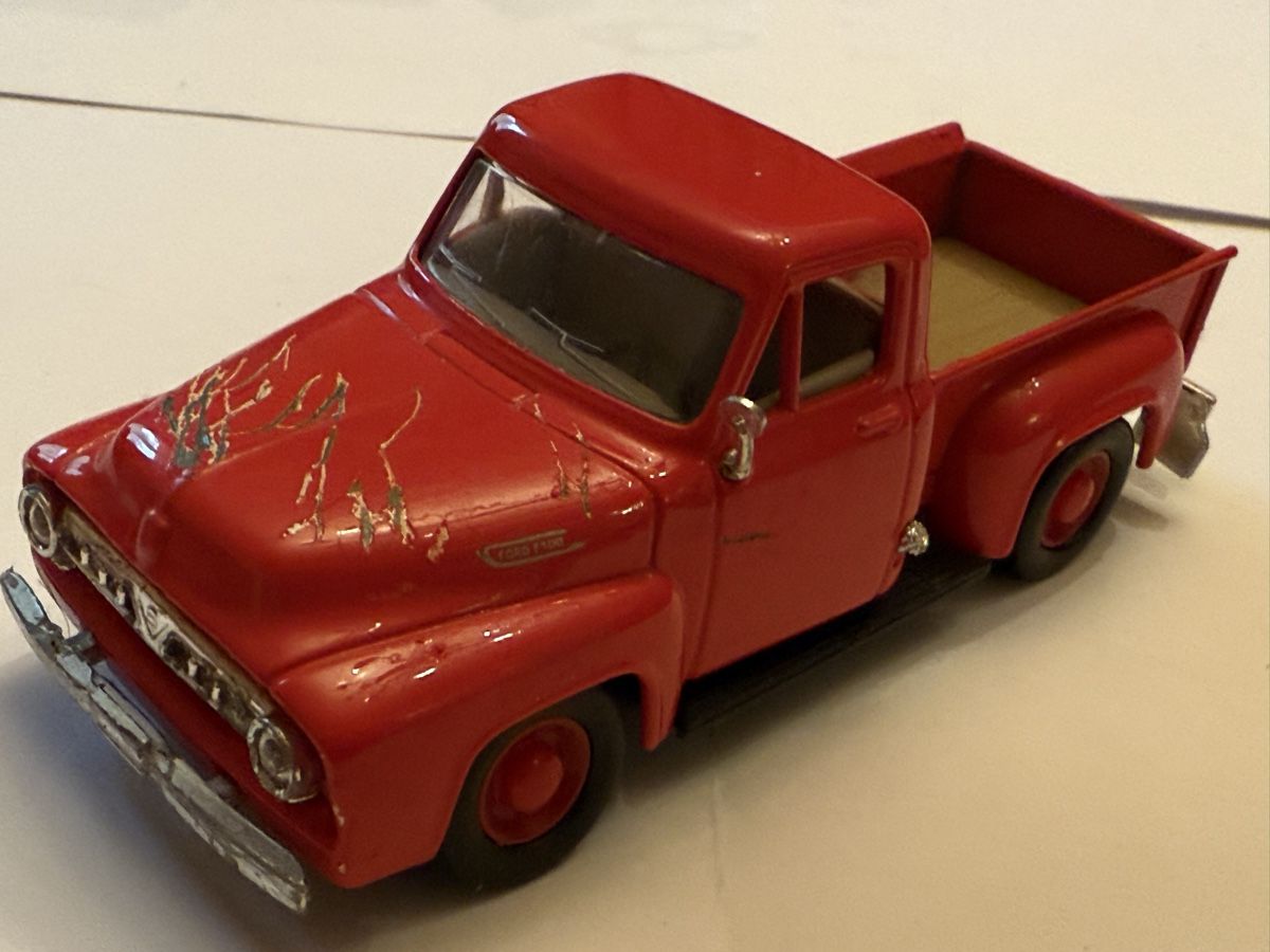 Ford Modellini d'auto: FORD F100/1:43/neuwertig – Usato da hunzenschwil venduto da Oldipark