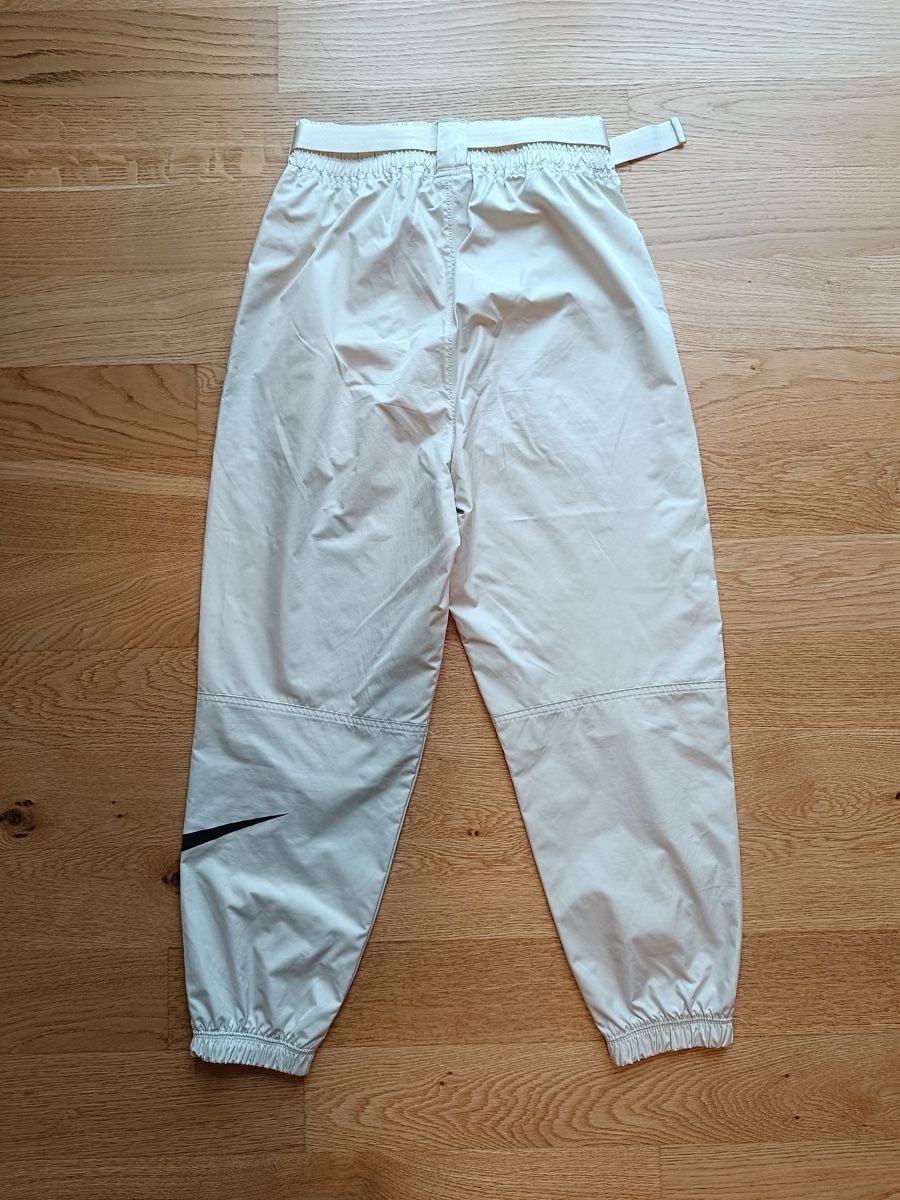 Nike Hosen: NIKE BEIGENE FREIZEITHOSE – Gebraucht aus Zürich von dbu_s8p2 3