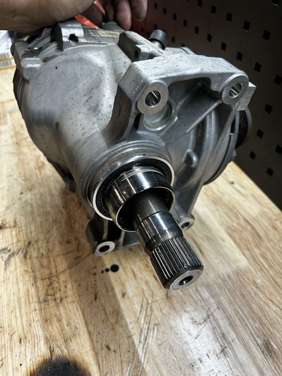 Volkswagen Tutti pezzi di ricambio auto: VW Winkelgetriebe 0CN 409 053 – Usato da Wolhusen venduto da SilvanK. 2