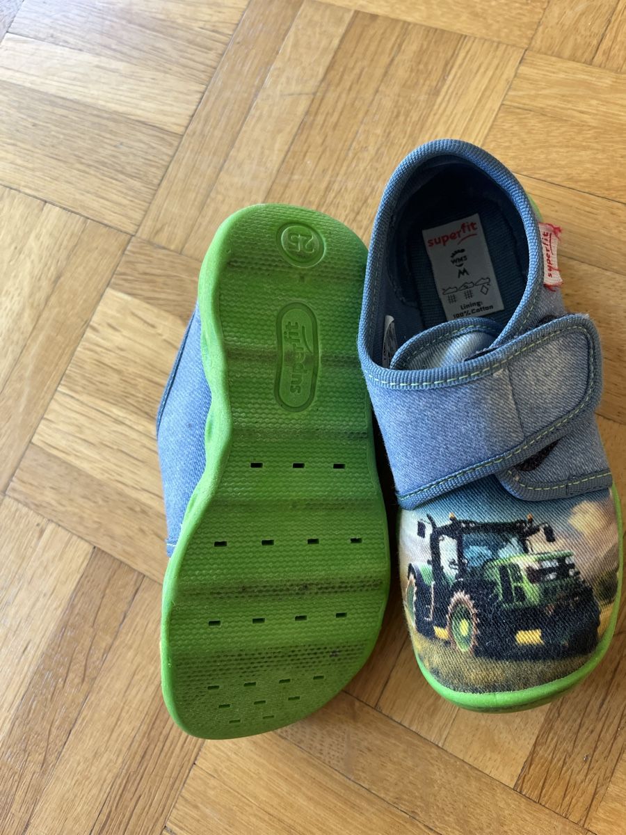 Superfit Scarpe per ragazzi: Superfit Kinderhausschuhe Grösse 25 – Usato da St. Gallen venduto da mllealessandra 1