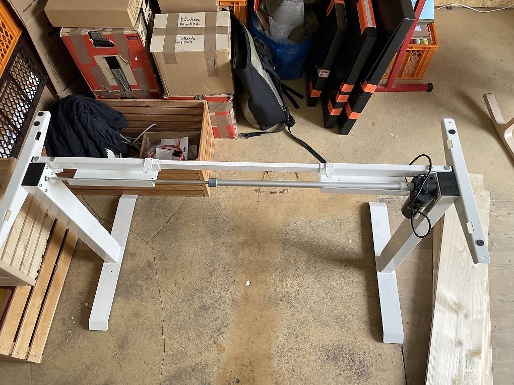 Tables: elektrischer Tisch – D'occasion à luzern par Velotin873 1