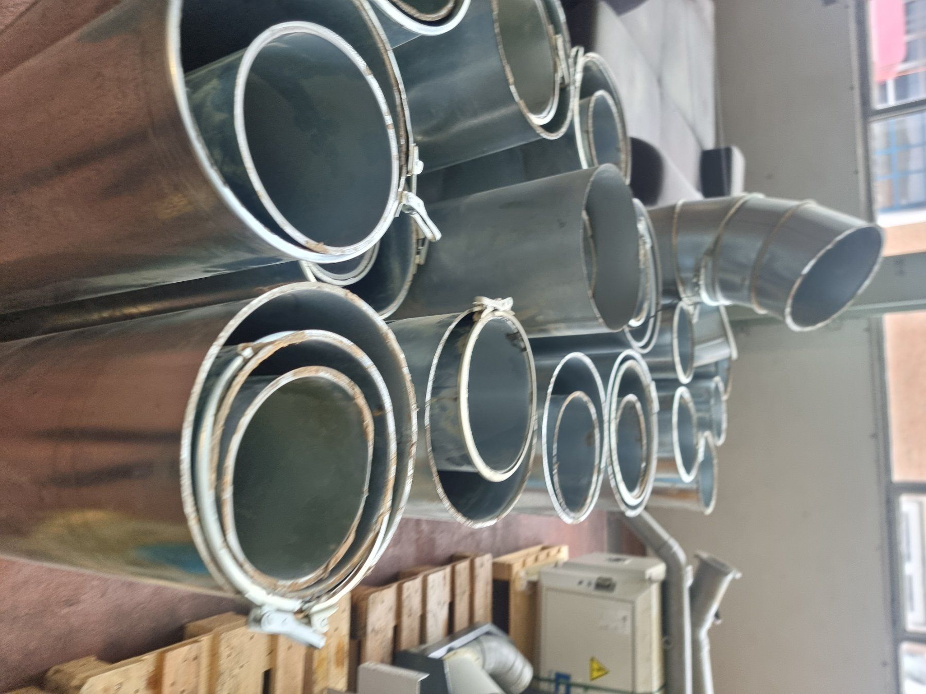 Altro per industria metallurgica: Profi Schuko Absauganlagen-Rohrsystem & Pneumatik-Schieber – Usato da Fehraltorf venduto da rae_cr2c 4