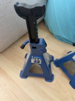Jack Stands for vehicles, 2 pieces, blue, good condition