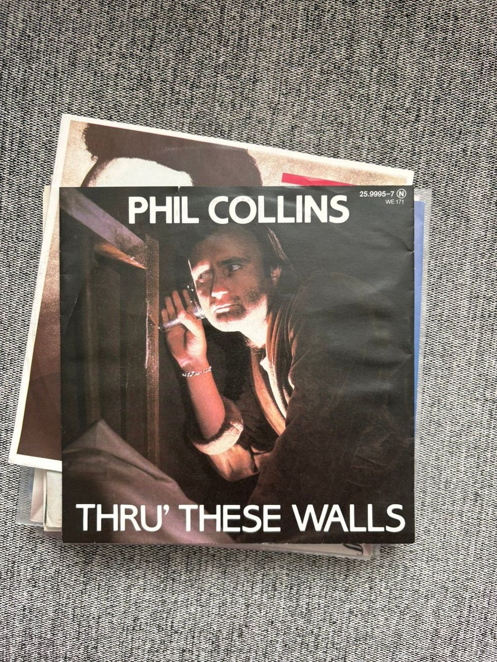 Schallplatten: Phil Collins - Thru These Walls – Gebraucht aus Zofingen von Bigron