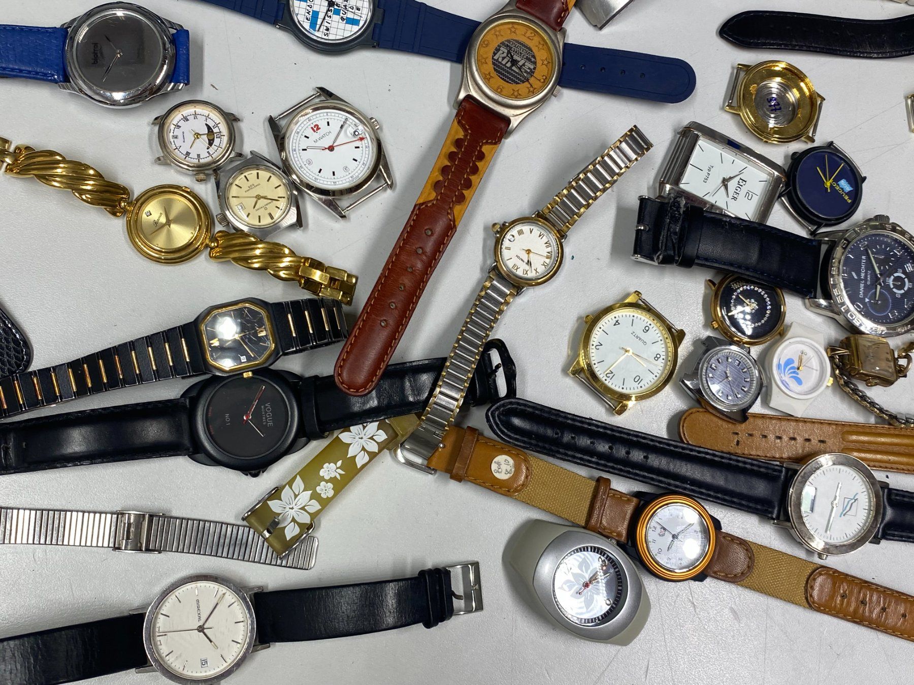 Montres: LOT diverse Uhren unkontrolliert /HP03 – Défectueux à Bern par JMsoehne1987 6