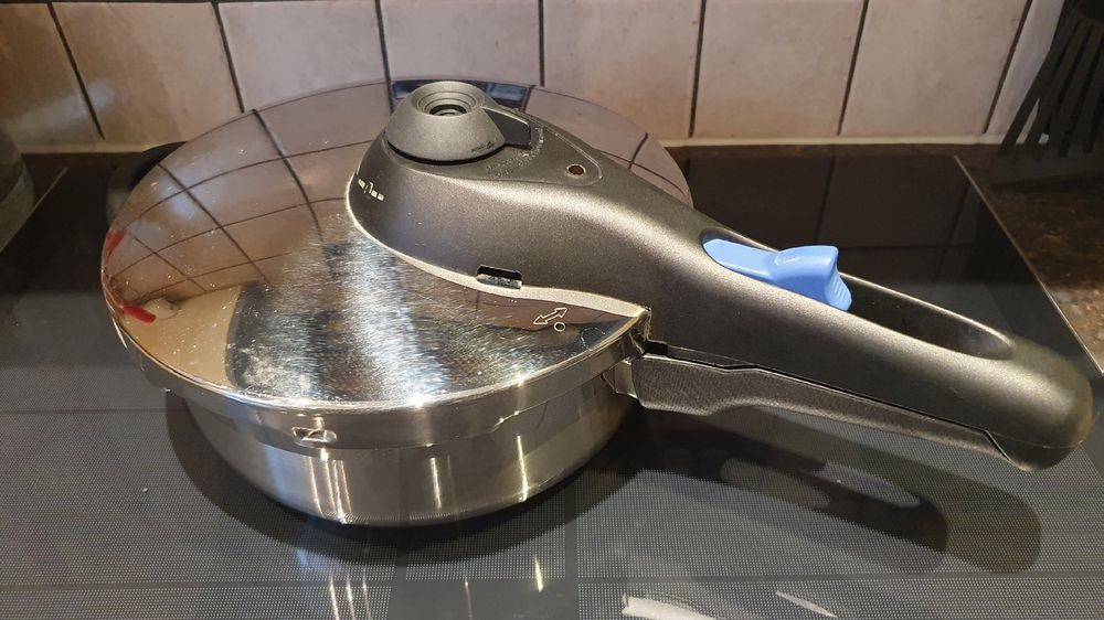 WMF Schnellkochtopf Set PERFECT 4,5l + 3l Cromargan Silber