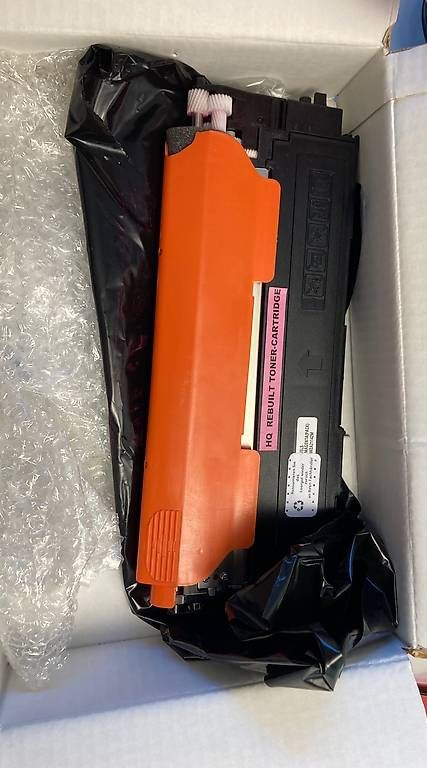 Samsung Cartucce per stampanti & toner: Toner Magenta CLP 320 – Usato da Winterthur venduto da zar_n6p5