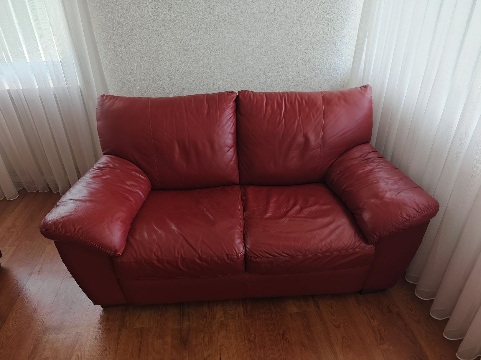 Divani: AB 1 CHF: Rotes Ledersofa Set: 2er Sofa und Sessel – Usato da Golaten venduto da cel_lvj8 1
