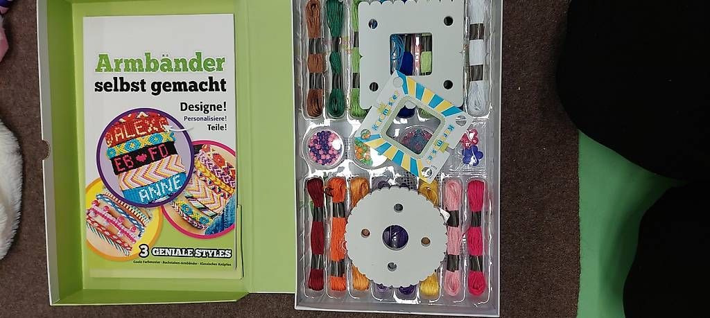 Bücher: Armbänder knüpfen – Gebraucht aus Wohlenschwil von Fabii82 1