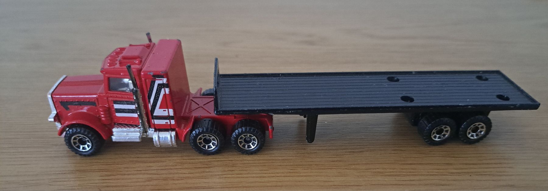 Matchbox Modellautos: 1981 Matchbox Convoi CY-3-Peterbilt Uniroyal – Gebraucht aus St-Imier von supernova21 1