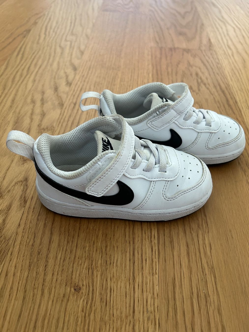 Nike Scarpe per ragazzi: Nike Air Force 1 Turnschuh - Grösse 25 – Nuovo (secondo la descrizione) da Nidau venduto da kup_rl85
