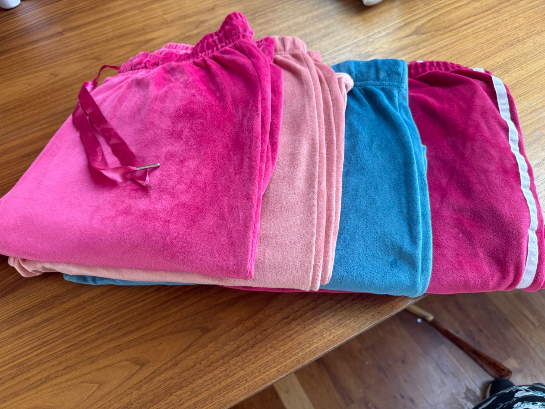 Lots de vêtements: 4 Hometrainer Hosen Grösse xl – D'occasion à Zumikon par Celine_1001