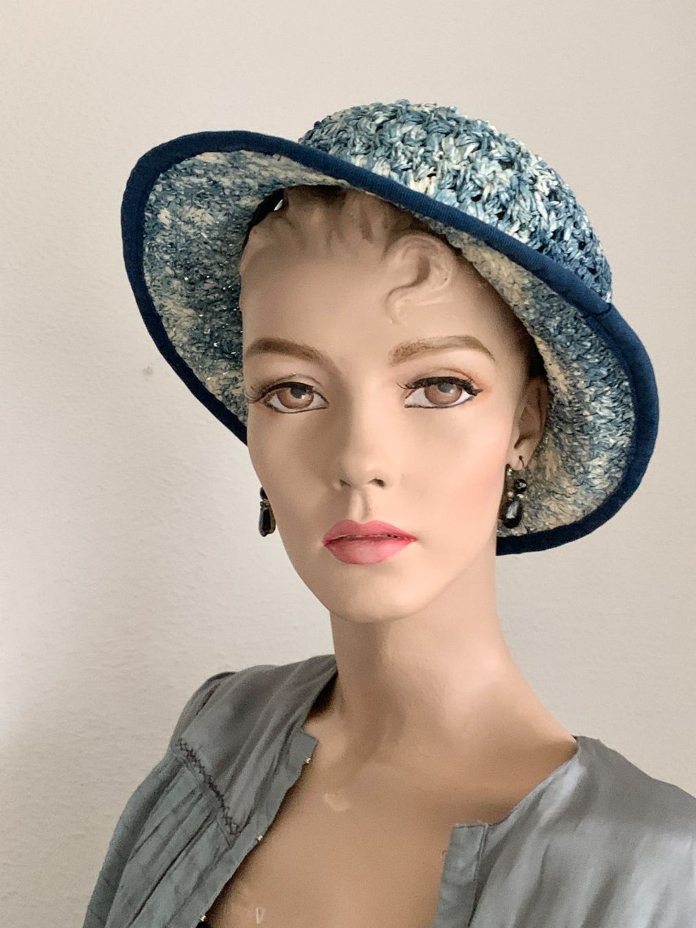 Copricapi, berretti & cappellini: Vintage Basthut in Blau/Crème – Usato da Kloten venduto da Nephty 6