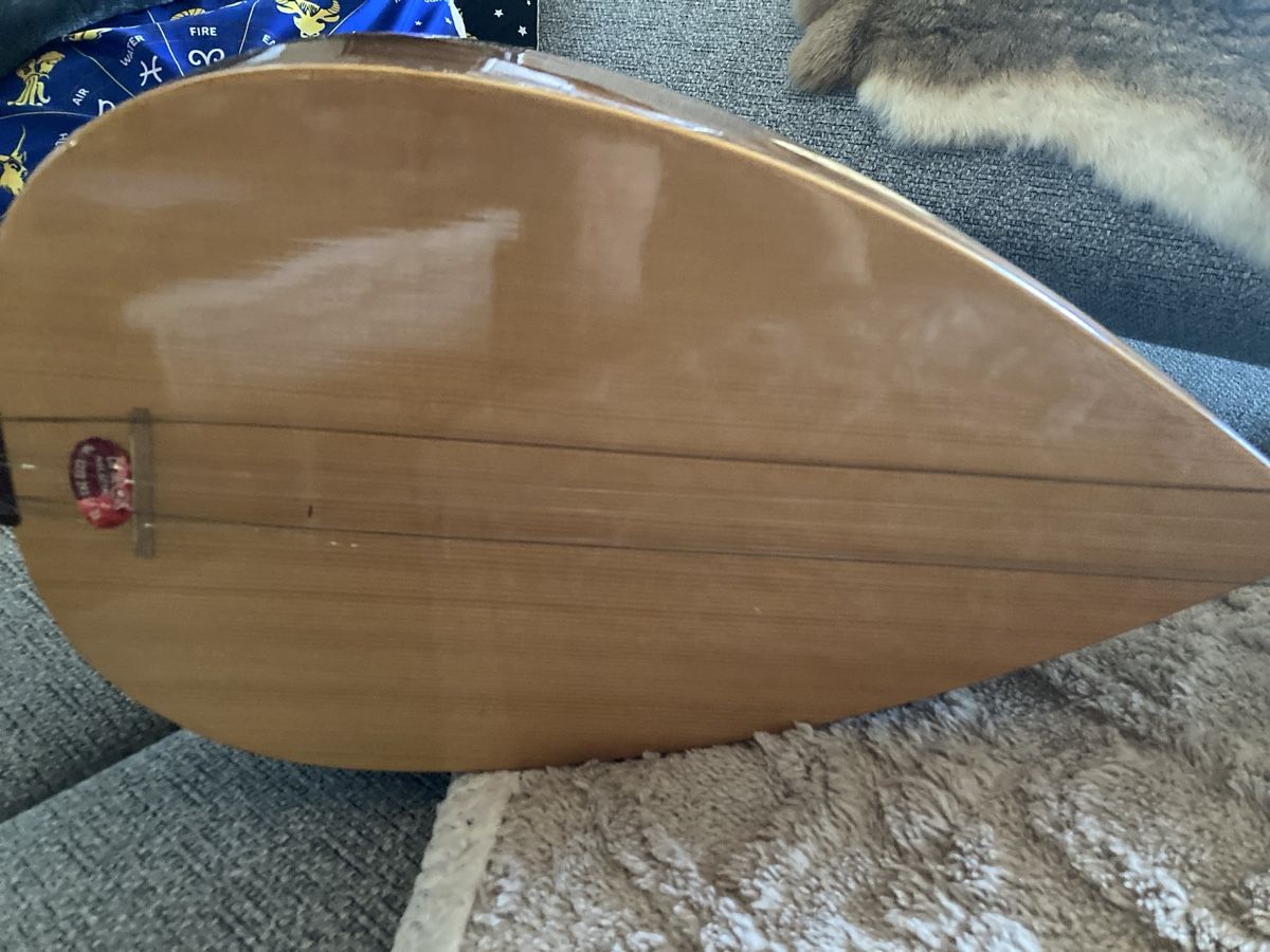 Strumenti musicali: Baglama saz turc traditionnel – Usato da Bursinel venduto da SeveralLives