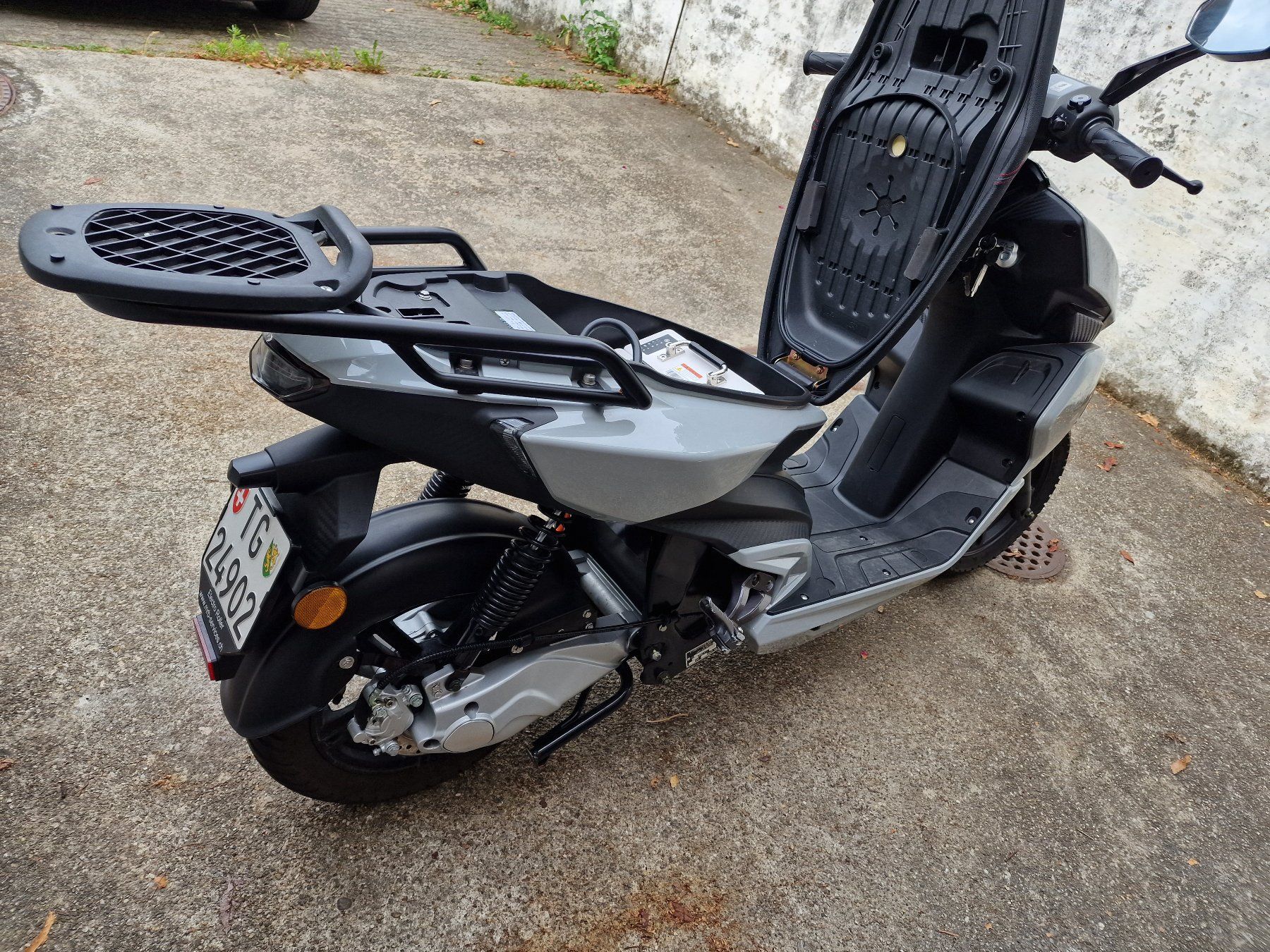 Elektromobile: E-Roller, UGBEST R3S, 2022 / bis 80 Km/h – Gebraucht aus Müllheim-Dorf von 207mo 4