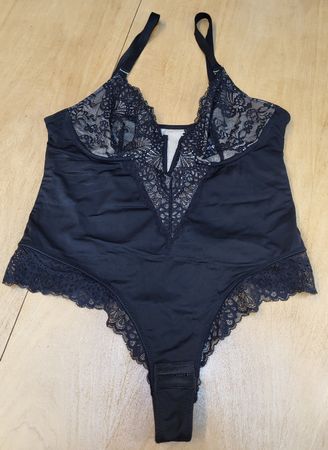 Body noir dentelle, taille 42/44