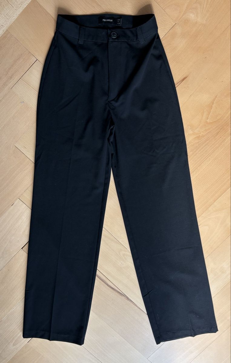 Pull&Bear Pantaloni: STOFFHOSE PULL AND BEAR – Usato da Bern venduto da julian.k97