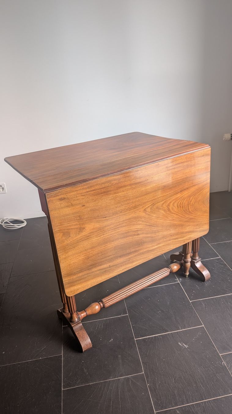 Tische: Klapptisch Antik, Nussbaum, Gateleg – Gebraucht aus Zürich von phi_yzq6 2