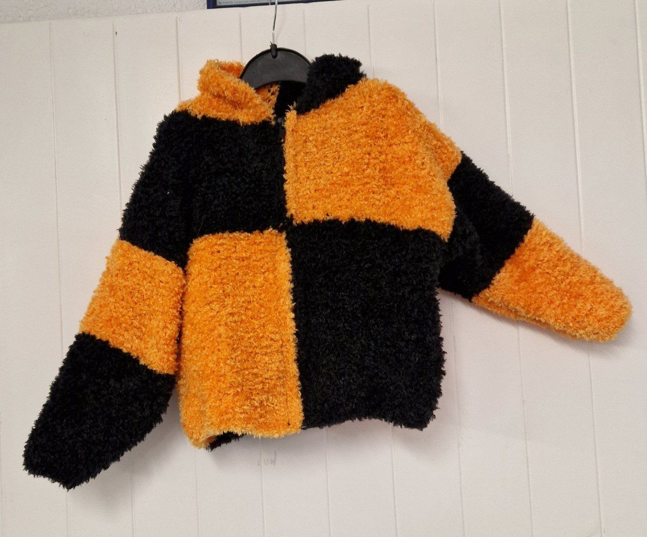 Giacche & Cappotti: Veste tricoté main 2A orange/noir – Nuovo (secondo la descrizione) da St-Imier venduto da goodber