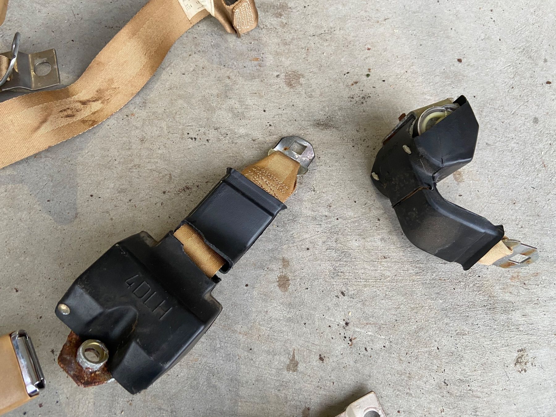 Ford Tutti pezzi di ricambio auto: Oldtimer Ford USA Sicherheitsgurte/seat belts – Usato da Krummenau venduto da Deezley 4