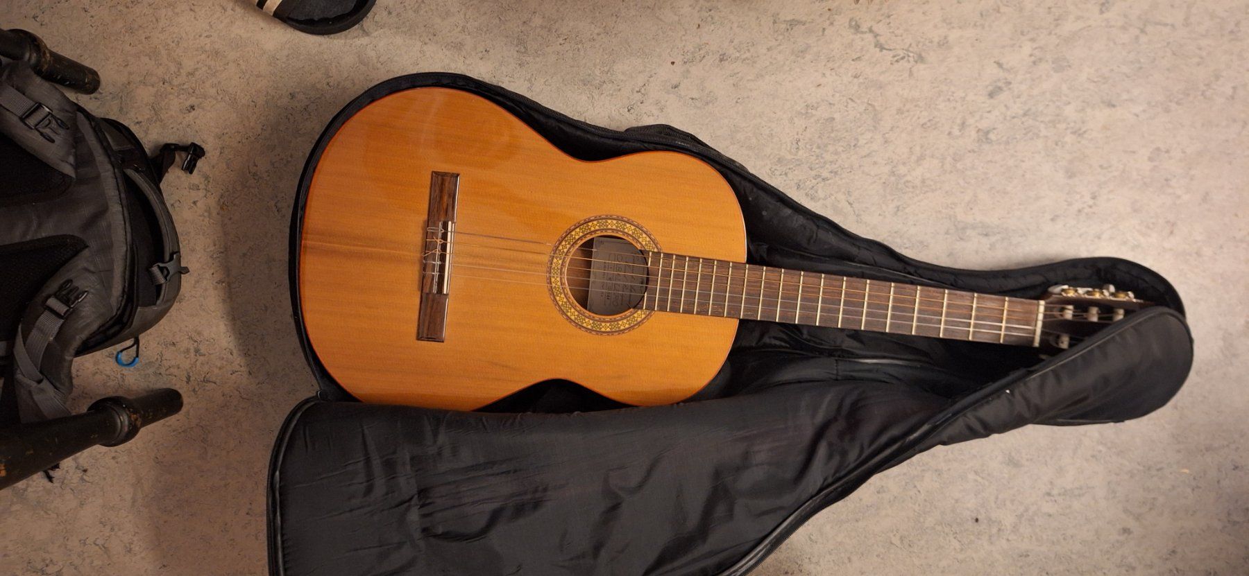 Musikinstrumente: Gitarre "Caballero" – Defekt aus Zürich von sni_7df8