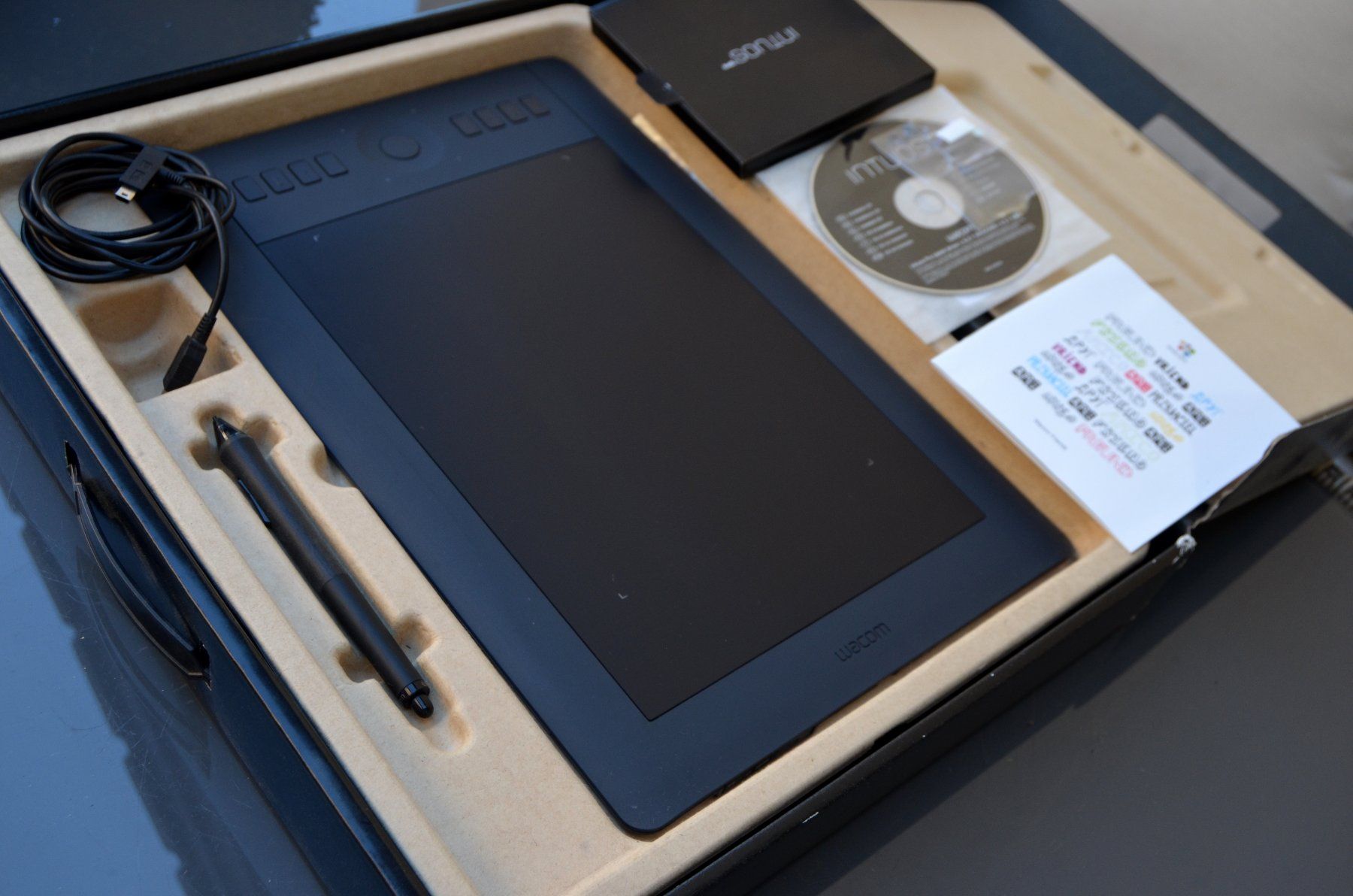 Wacom Tablet PC: Wacom Intuos Pro Medium PTH-651 – Usato da Collonges venduto da arashee 2