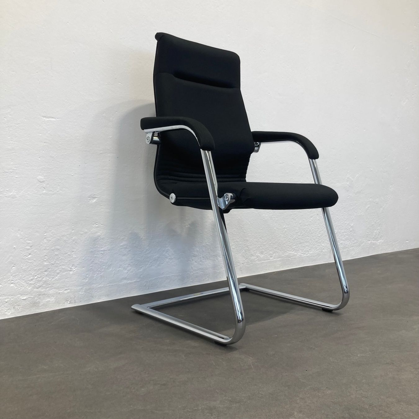 Girsberger Sedie: Girsberger Trilax Freischwinger – Usato da Schönenwerd venduto da mcofficeshop 5