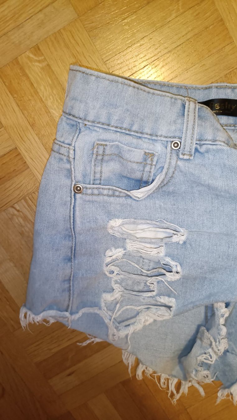 Jeans: Damen Sommer Jeans Shorts Gr. 36 – Gebraucht aus Dübendorf von Me_sa 5