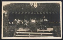 Neuhausen, Herrenchor auf der Bühne bei