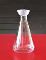 Flacon en verre Pyrex de laboratoire de la marque GMB