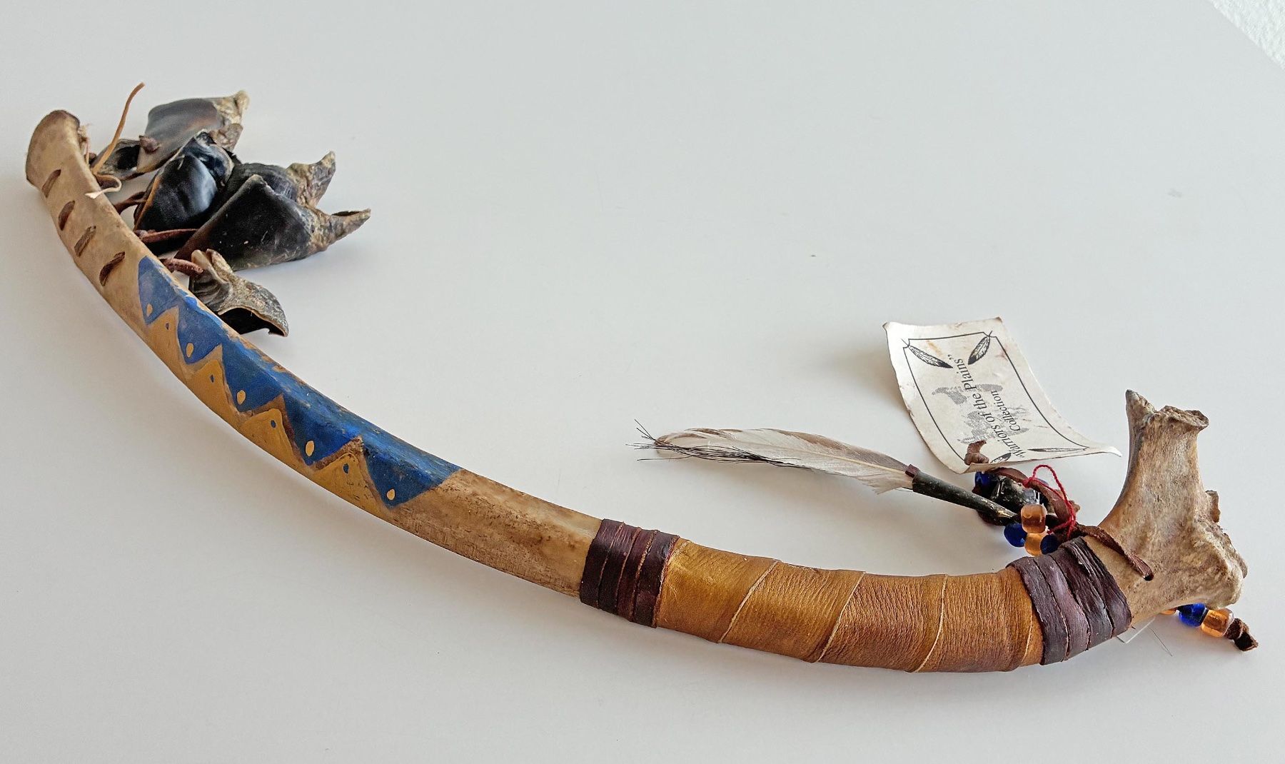 Musikinstrumente: Bisonrippen Rassel Cheyenne-Indianer – Gebraucht aus Bäretswil von robsonantik 4