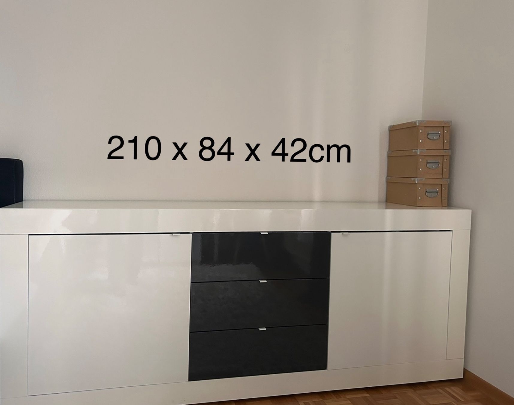Cassettiere: Sideboard Kommode 210x84x42 im hochglanzoptik – Usato da Adliswil venduto da sil_v8dy