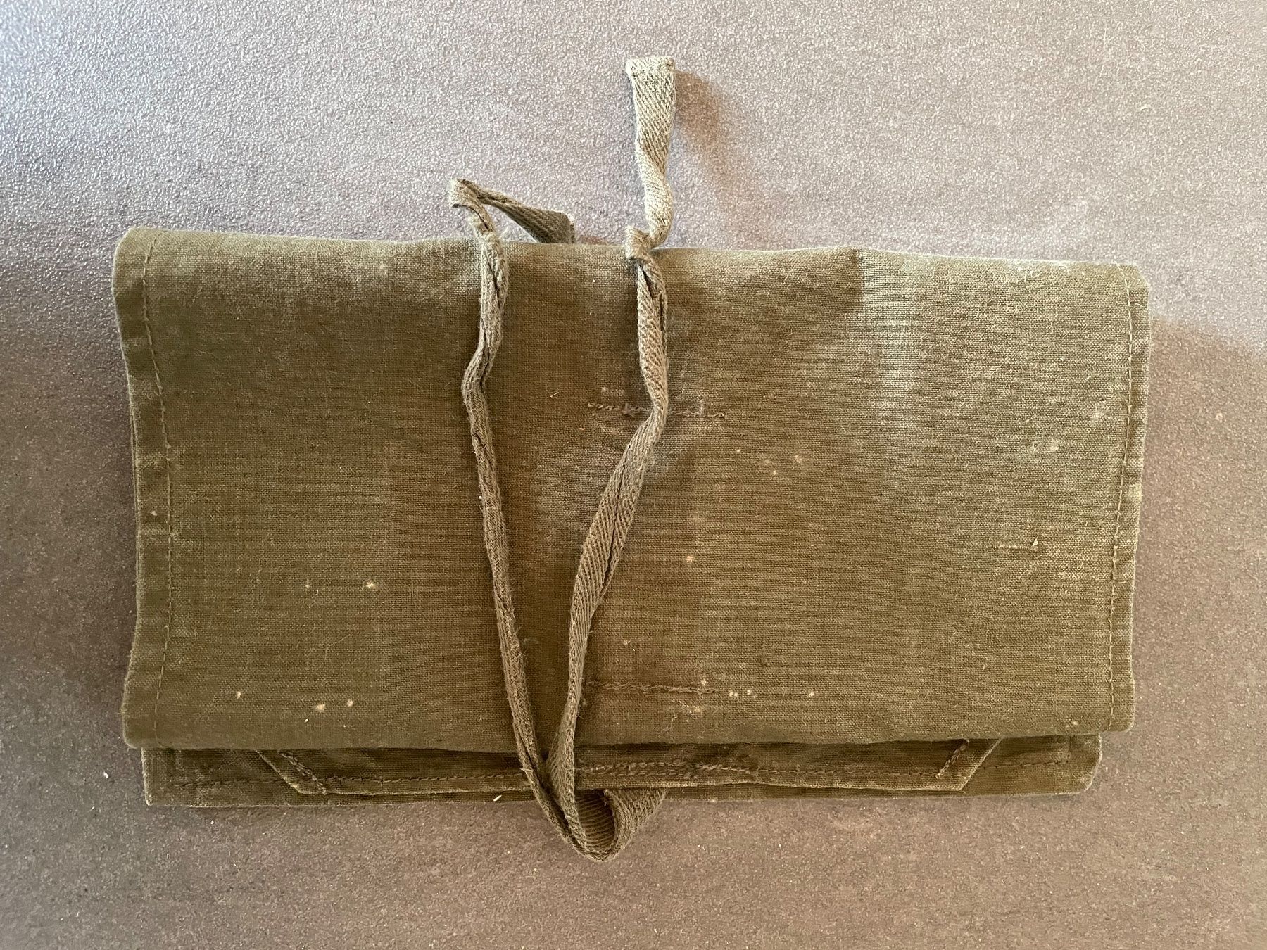 Schweizer Armee Uniformi: WW2 British Army Toiletry Roll – Usato da Oberbütschel venduto da Woodie2005