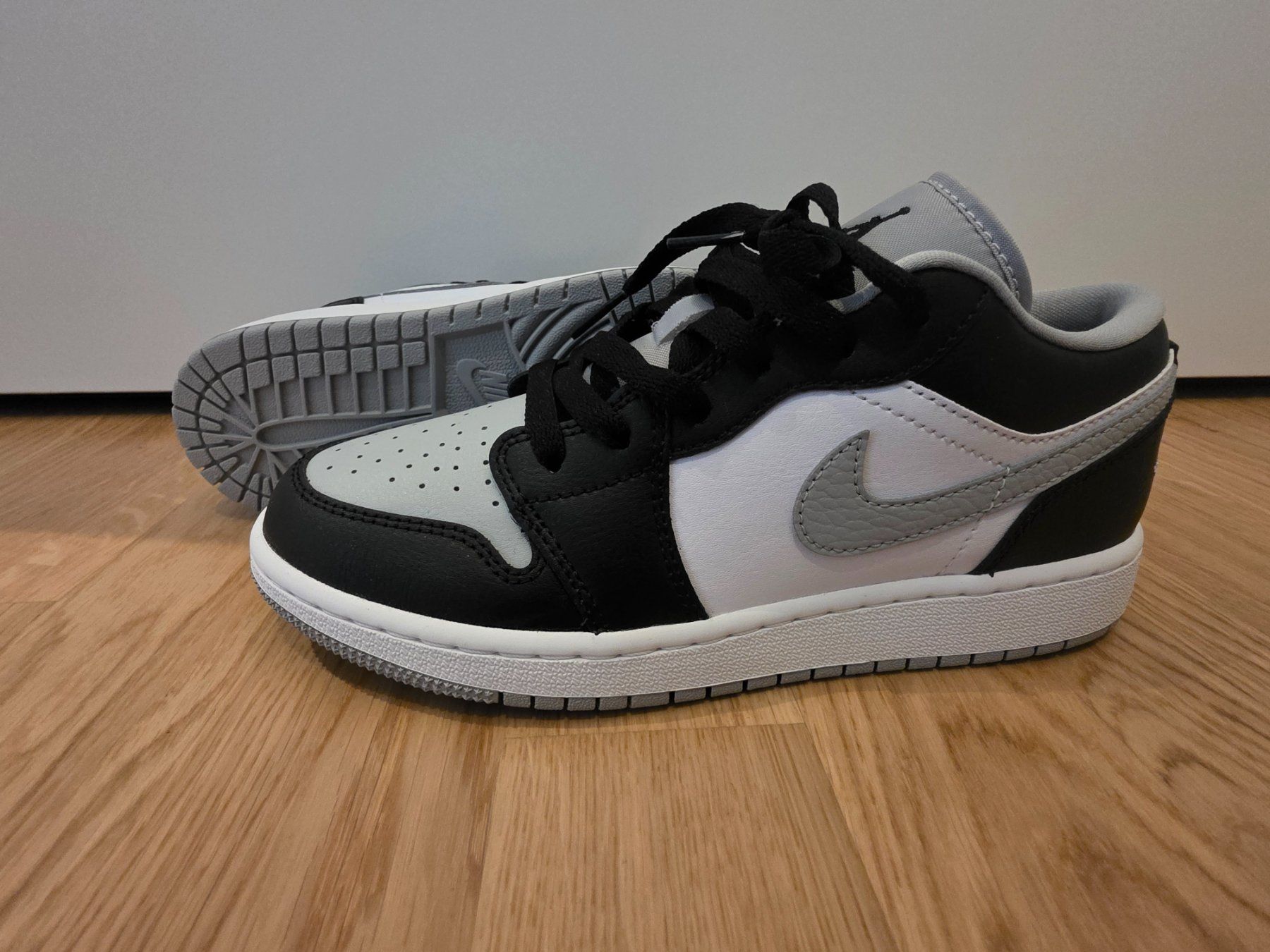 Jordan Herrenschuhe: Jordan Air 1 Low Unisex Sneaker – Neu (gemäss Beschreibung) aus Worb von VuErre