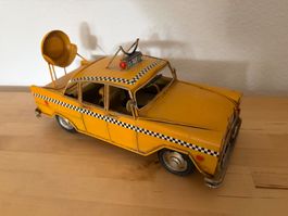 Taxi jaune vintage, décoration rétro, parfait pour l'été!...