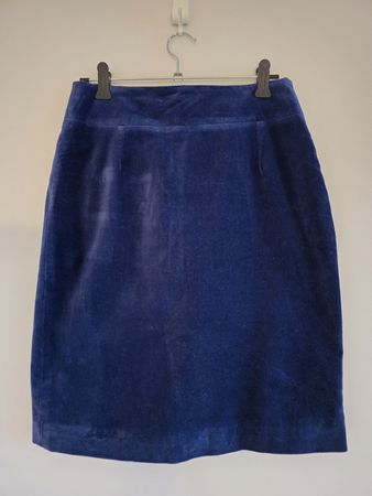 Eleganter dunkelblauer Samtrock mit Futter