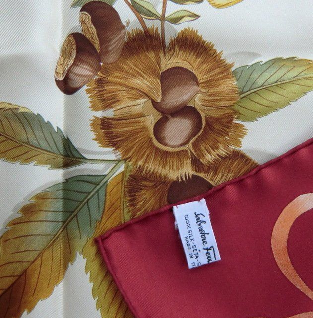 Salvatore Ferragamo Foulard & Sciarpe: Foulard SALVATORE FERRAGAMO – Usato da Zürich venduto da Libraco 3