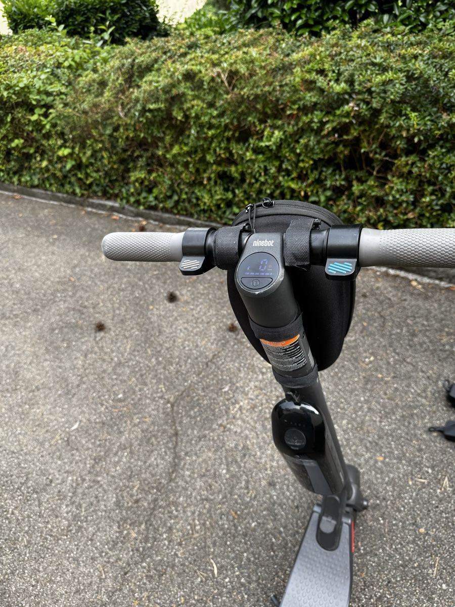 Segway Kickboard: Segway Ninebot ES2 E-Scooter/E-Kickscooter mit Zubehör – Usato da Zürich venduto da RoemuRedh 2