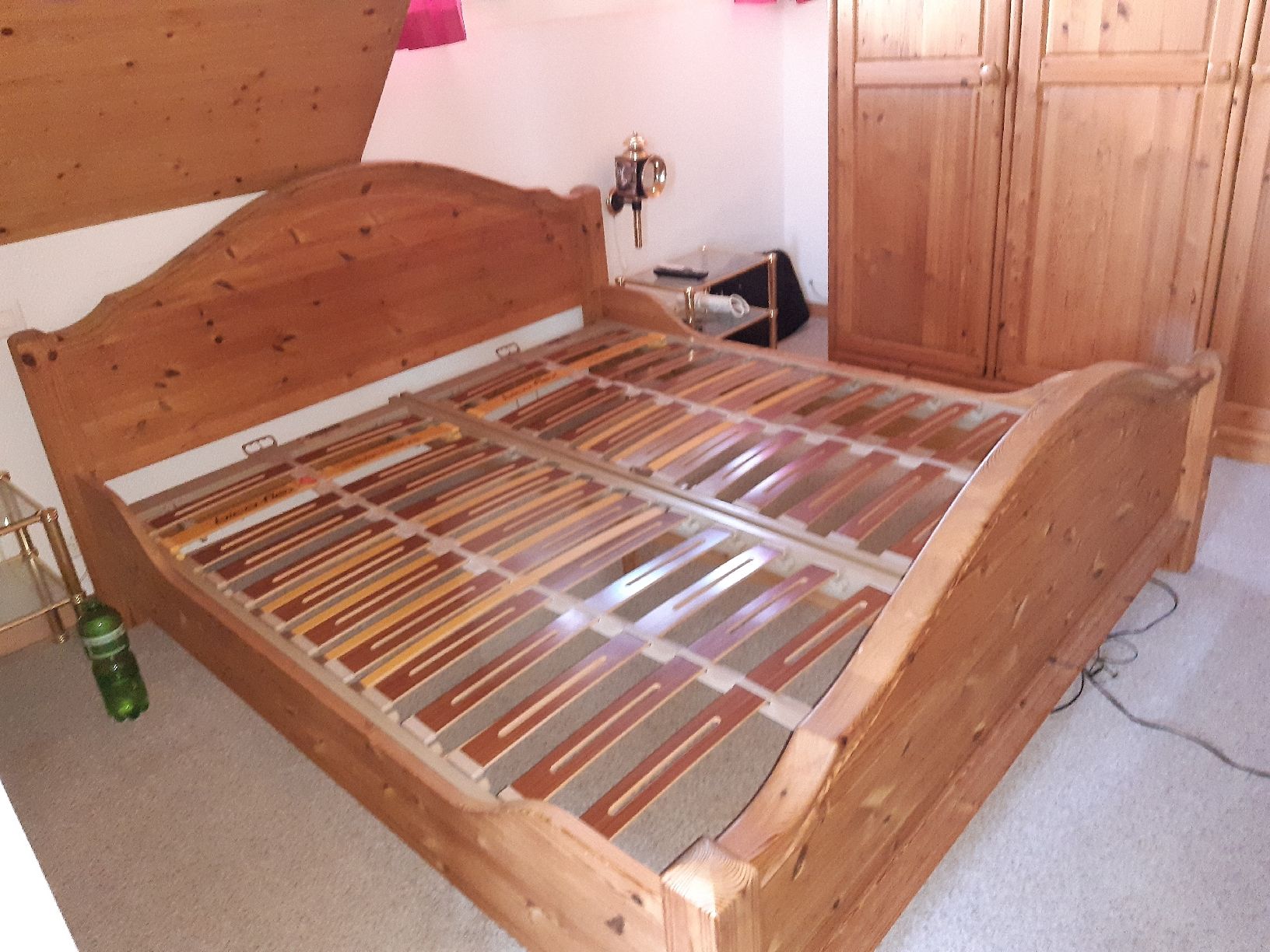 Armoires: Schlafzimmer Linth Möbel Massiv – D'occasion à Weisslingen par Jilby.14 4