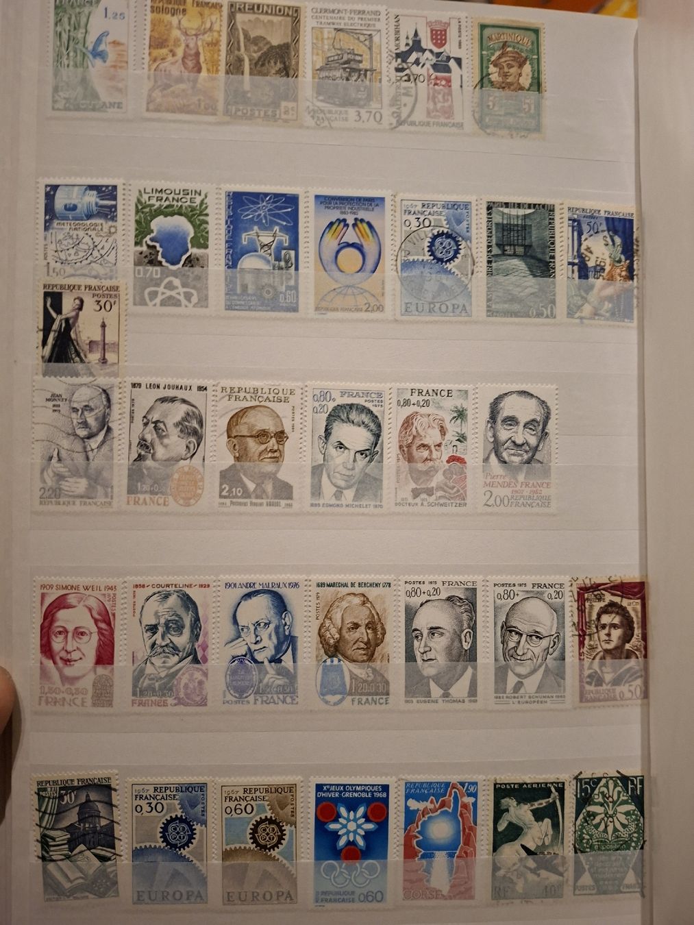 Tutti i francobolli: Briefmarken Album Frankreich eher Modern  – Usato da Balgach venduto da SIMEON27 6