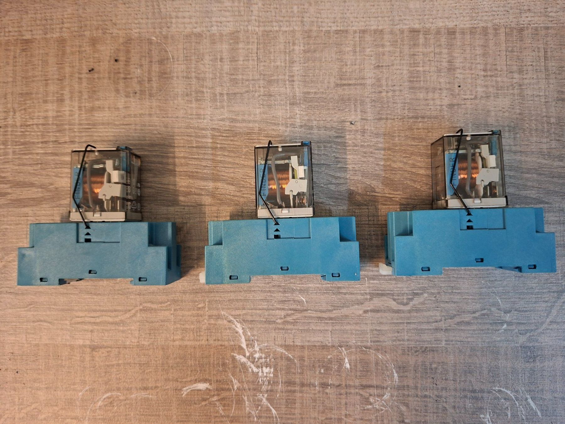 Componenti elettronici: Relais , Finder , 55.32. – Usato da Niedergösgen venduto da piccorx5 3
