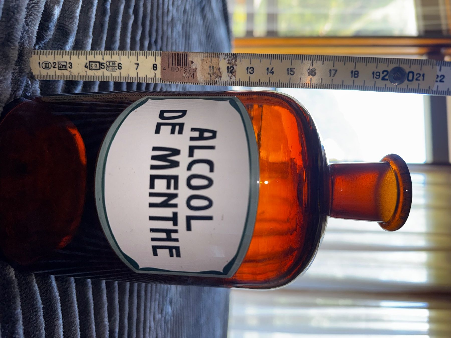 Bottiglie: Bouteille ancienne Alcool de Menthe ambre vide 20cm – Usato da Ovronnaz venduto da Etagne68 6