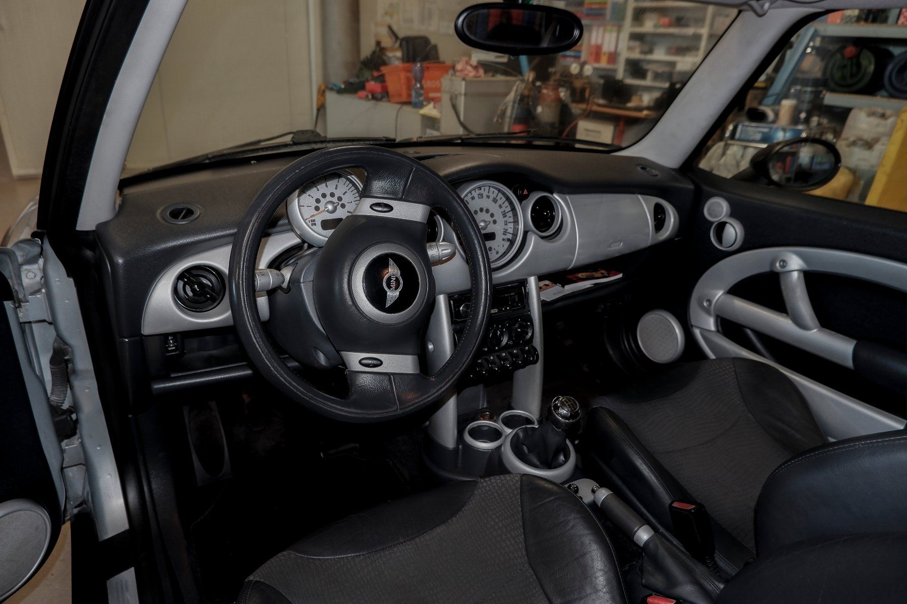 Mini Automobili: Schnäppchen, Mini Cooper, silber/schwarz 1.6 Liter, ab Platz – Usato da Sommeri venduto da Toms_Fairplayservice 8