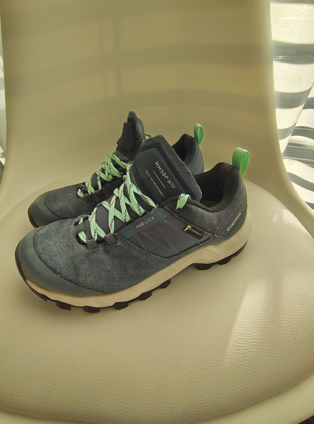 Decathlon Scarpe da donna: Wasserfeste Wanderschuhe gr 37 – Usato da Winterthur venduto da Husakeva