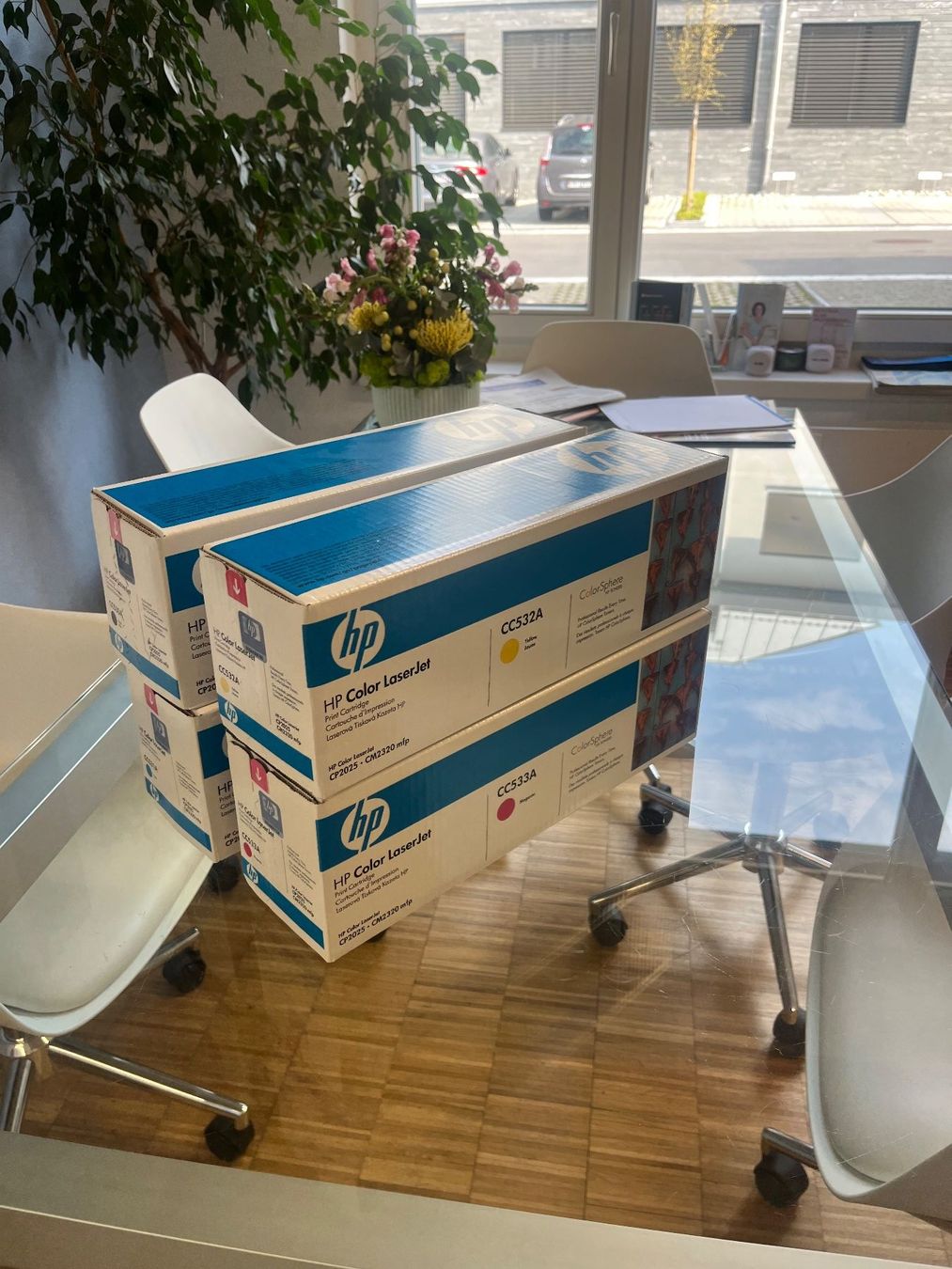 Hewlett Packard Cartucce per stampanti & toner: HP Toner CC530A - CC533A – Nuovo e nell'imballaggio originale da Bülach venduto da Valentintools