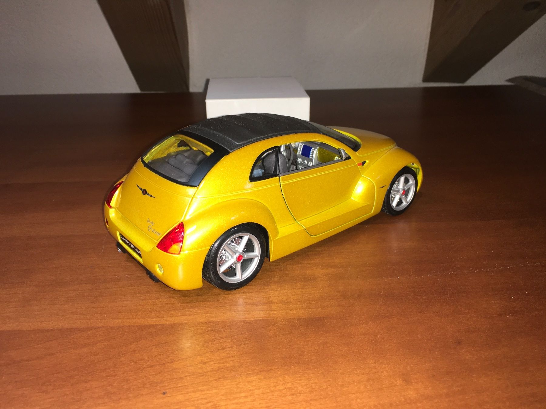 Chrysler Modellini d'auto: Chrysler Pronto Cruiser 1/18 – Usato da Wohlen AG venduto da PrivatSammlung 1