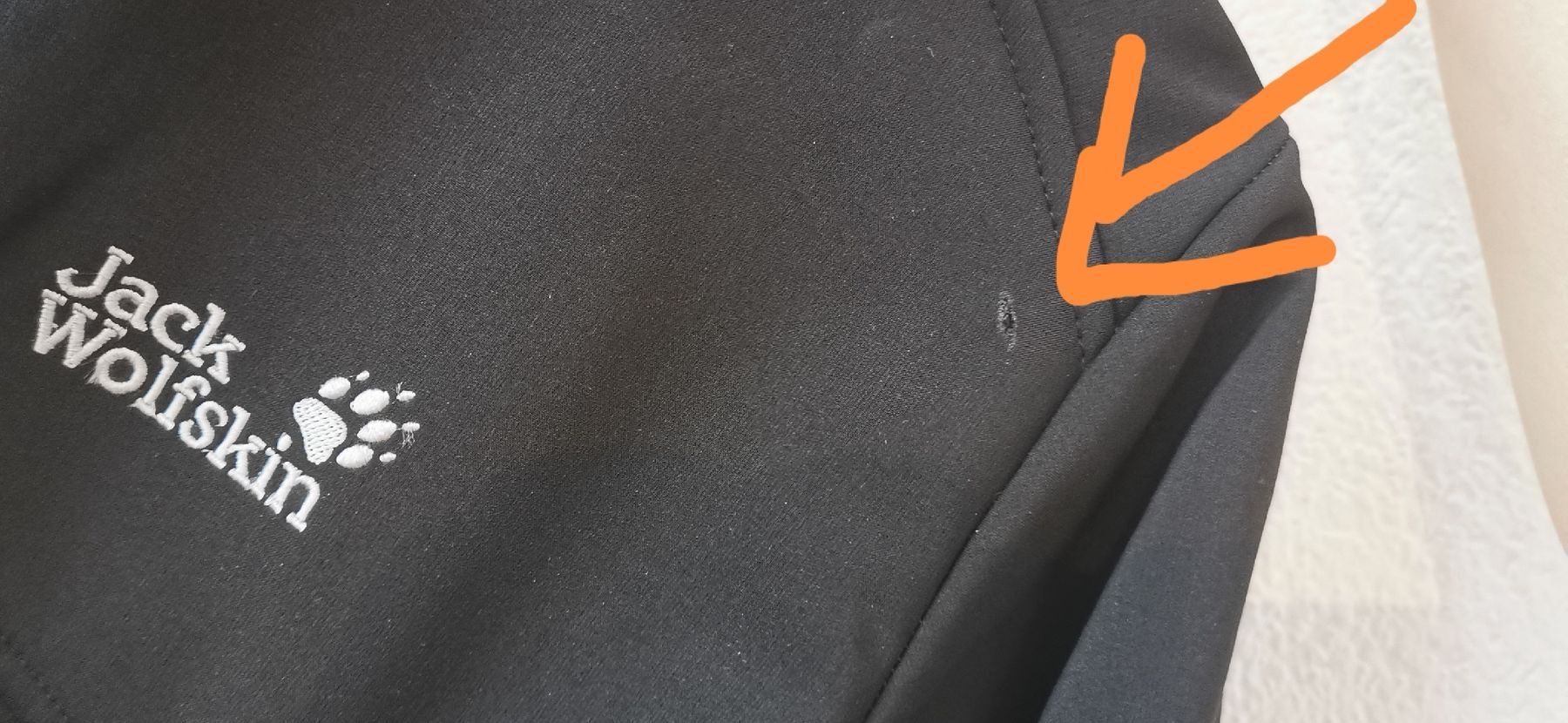 Jack Wolfskin Giacche: Schwarze Softshelljacke Jack Wolfskin – Usato da Uetendorf venduto da Timo2022 2