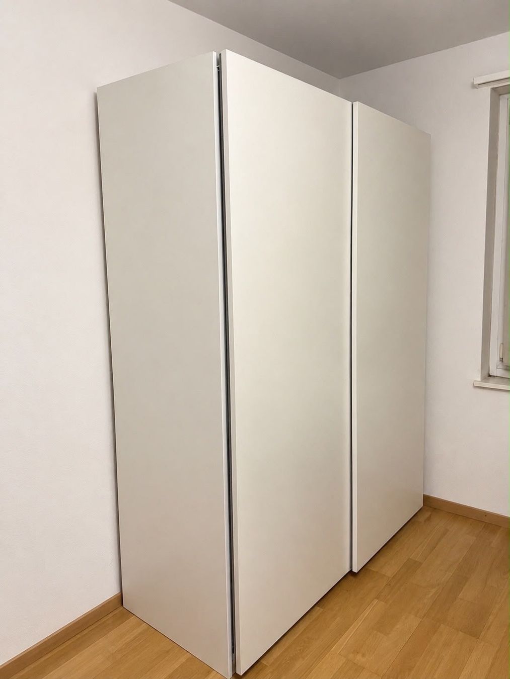 Armadi: IKEA PAX Wardrobe in Excellent Condition – Usato da Zürich venduto da kea_5t5x 2